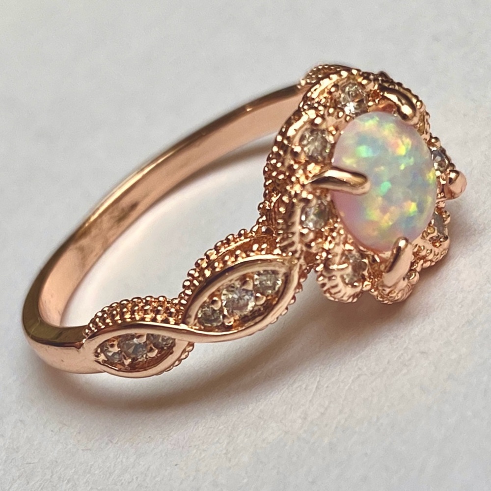 HP 🎉Round Opal Halo Twist Ring In Rose Gold NWOT - Picture 6 of 11
